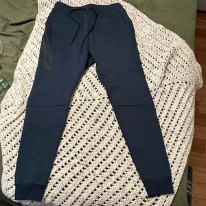Nike Tech Fleece Jogger Men’s Small
